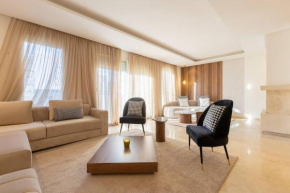Modern 3BR with High Amenities and Stylish Decor